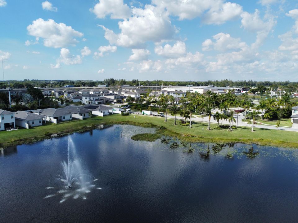 Active With Contract: $700,000 (4 beds, 3 baths, 2886 Square Feet)