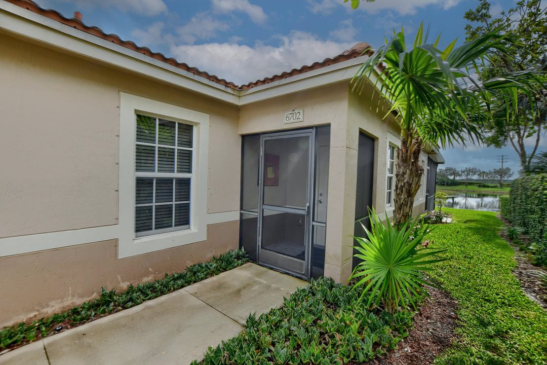 Active With Contract: $335,000 (3 beds, 2 baths, 1361 Square Feet)