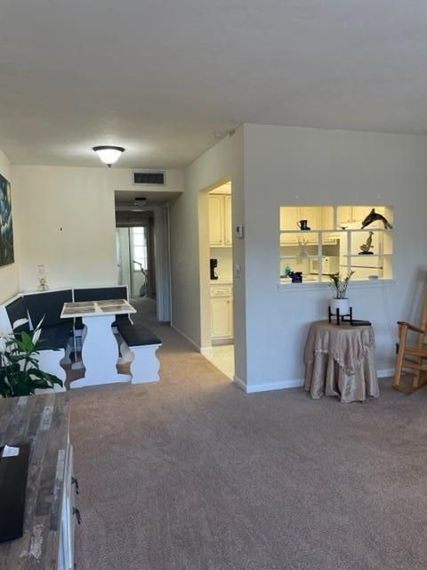 Active With Contract: $1,290 (1 beds, 1 baths, 612 Square Feet)