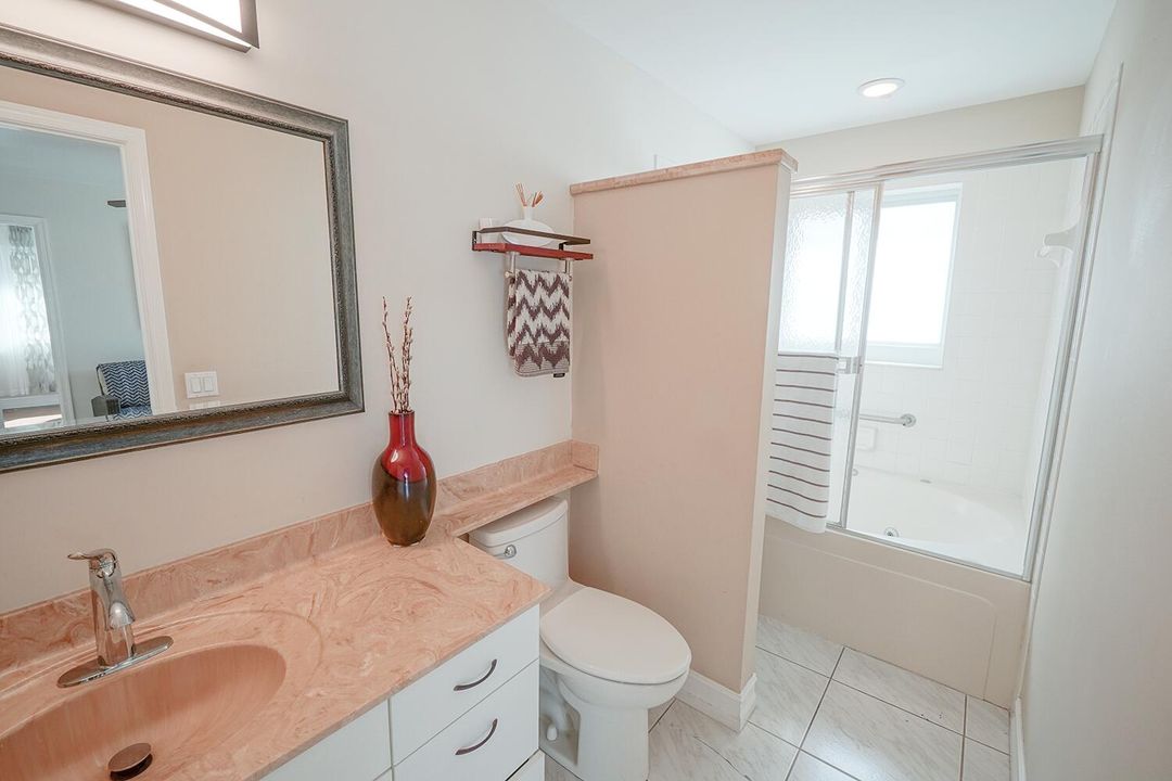 Active With Contract: $10,000 (3 beds, 2 baths, 2184 Square Feet)