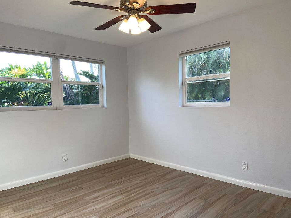 Active With Contract: $3,195 (3 beds, 2 baths, 1230 Square Feet)