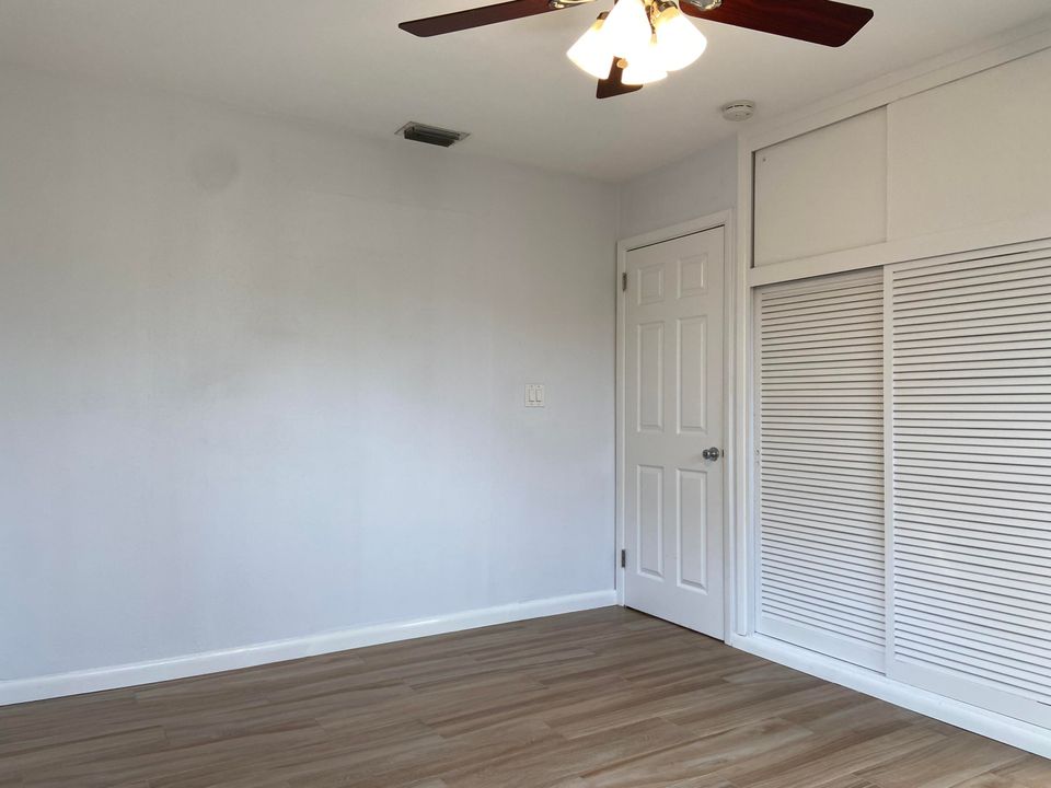 Active With Contract: $3,195 (3 beds, 2 baths, 1230 Square Feet)