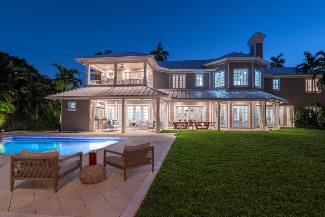 Recently Sold: $6,995,000 (5 beds, 6 baths, 5824 Square Feet)