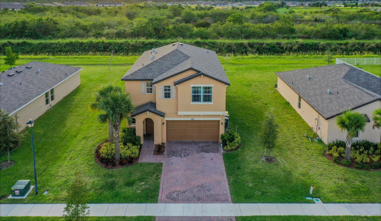 Active With Contract: $402,500 (5 beds, 3 baths, 2587 Square Feet)