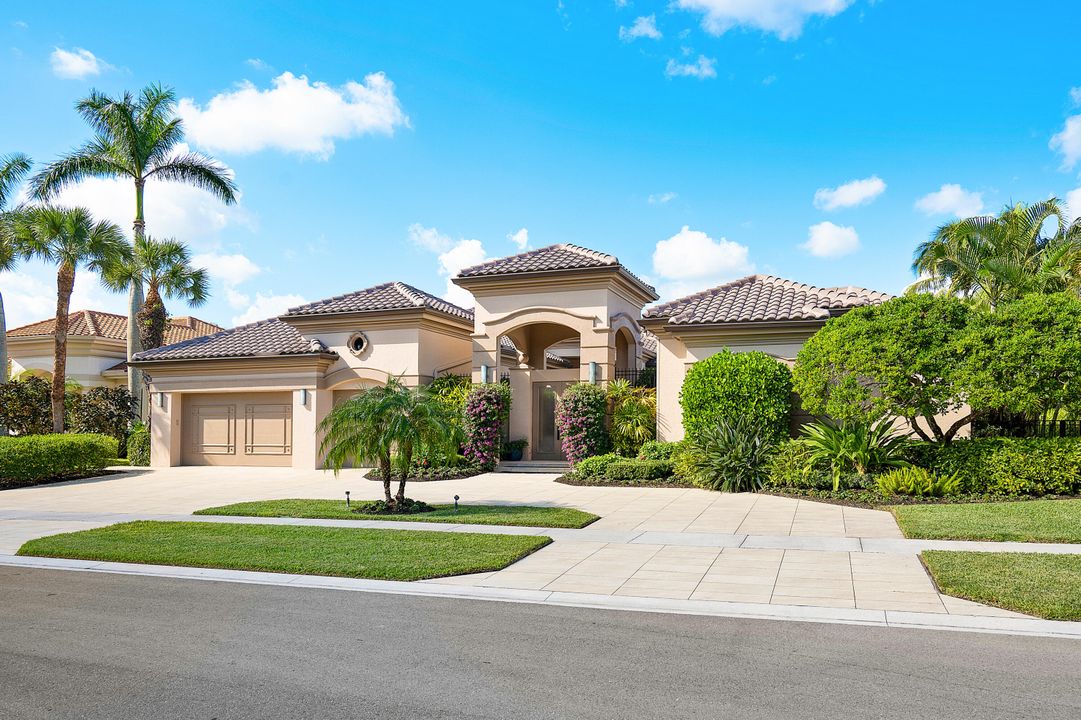 Recently Sold: $3,000,000 (4 beds, 5 baths, 4345 Square Feet)