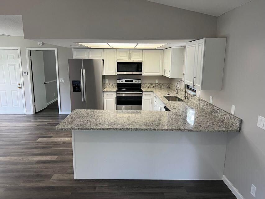 Active With Contract: $499,900 (3 beds, 2 baths, 1452 Square Feet)