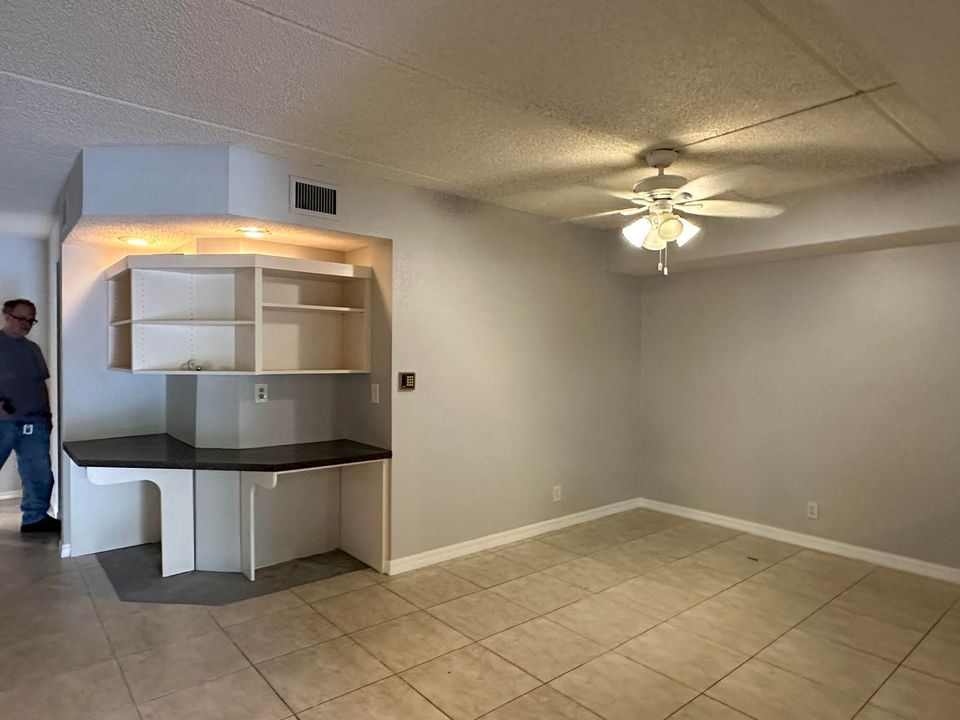 Active With Contract: $309,000 (3 beds, 2 baths, 1450 Square Feet)