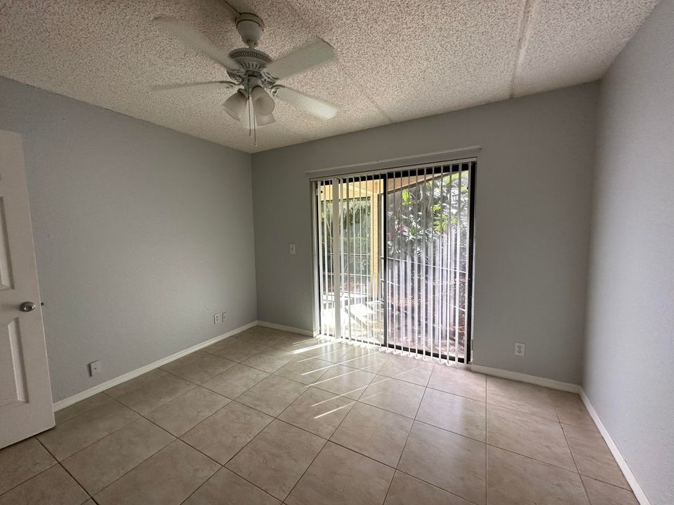 Active With Contract: $309,000 (3 beds, 2 baths, 1450 Square Feet)