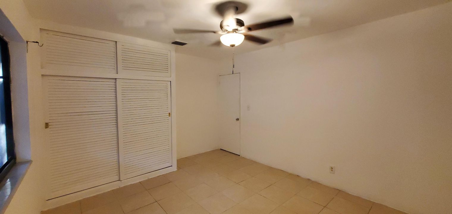 Active With Contract: $2,100 (2 beds, 1 baths, 900 Square Feet)