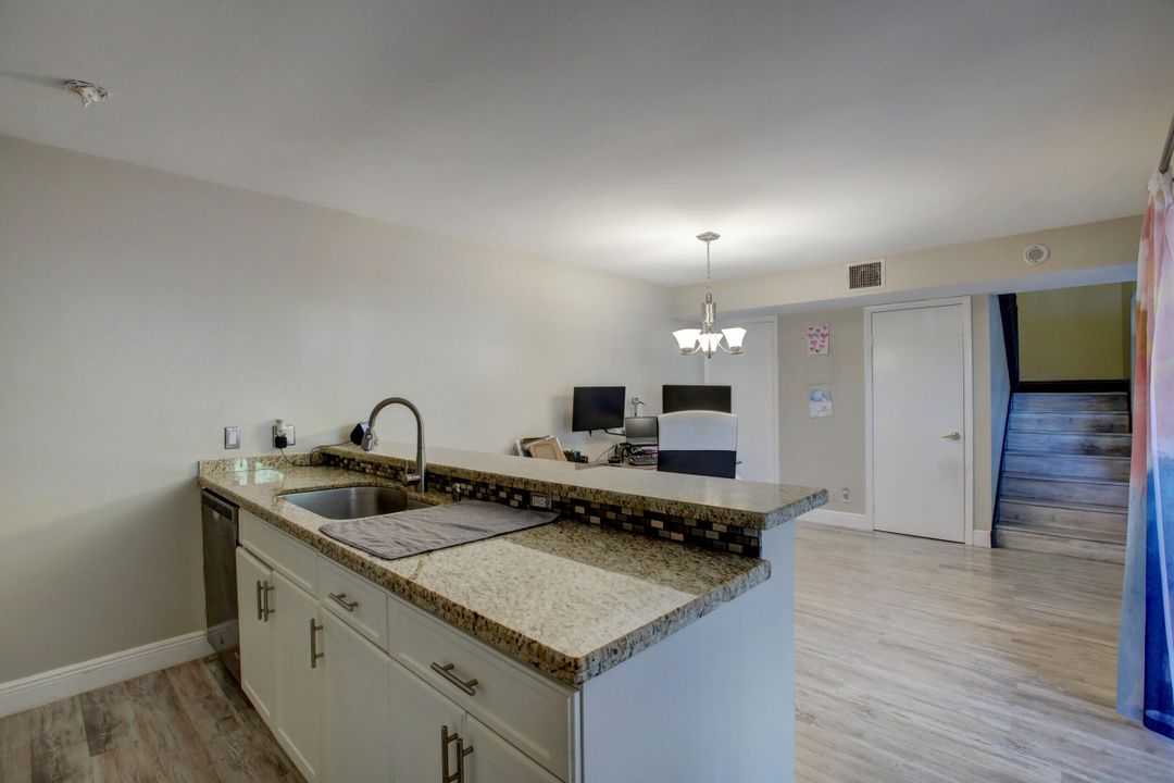 Active With Contract: $2,600 (3 beds, 2 baths, 1570 Square Feet)