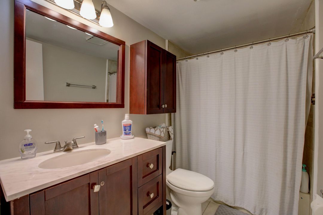 Active With Contract: $2,600 (3 beds, 2 baths, 1570 Square Feet)