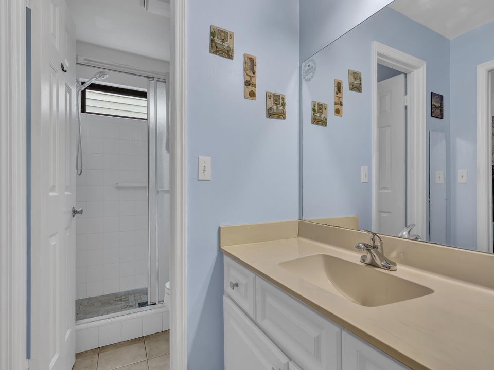 Active With Contract: $219,900 (2 beds, 2 baths, 1433 Square Feet)