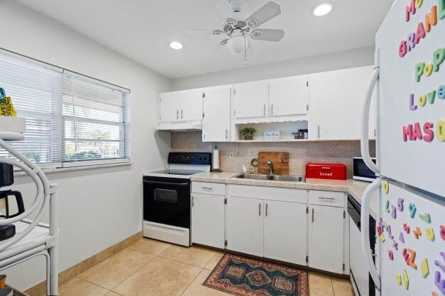 Active With Contract: $179,000 (2 beds, 2 baths, 1175 Square Feet)
