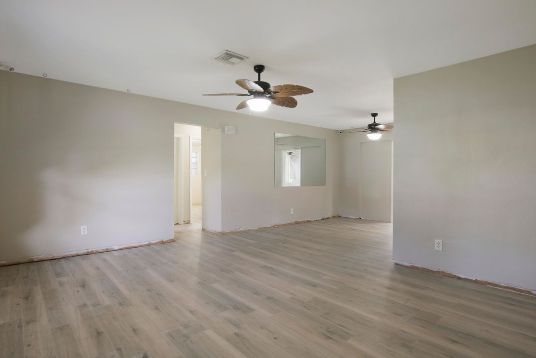 Active With Contract: $425,000 (3 beds, 2 baths, 1275 Square Feet)