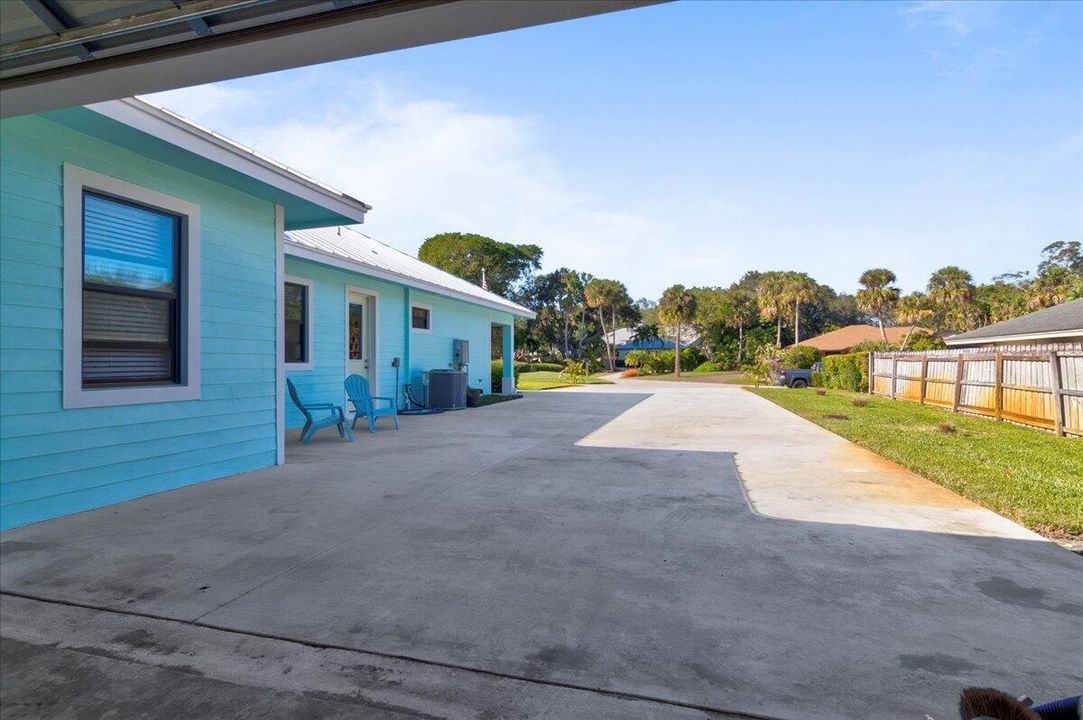 Recently Sold: $2,000,000 (3 beds, 3 baths, 2526 Square Feet)