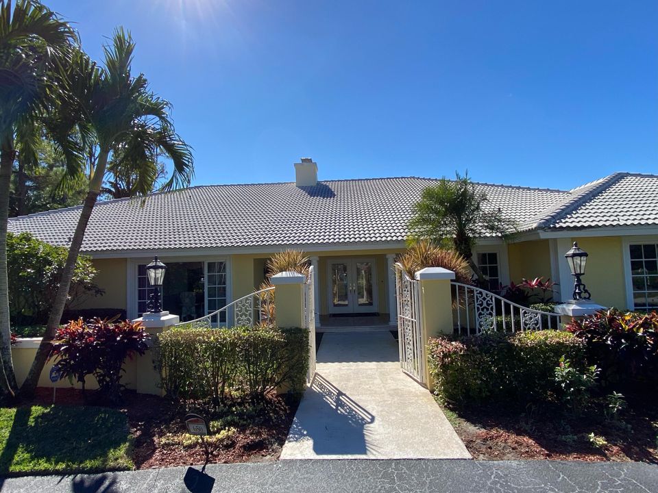 Recently Sold: $1,800,000 (4 beds, 4 baths, 5204 Square Feet)