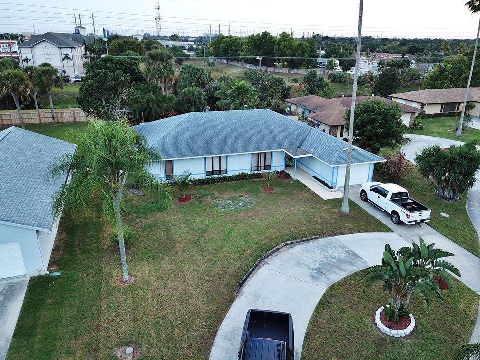 Recently Sold: $429,900 (3 beds, 2 baths, 1914 Square Feet)