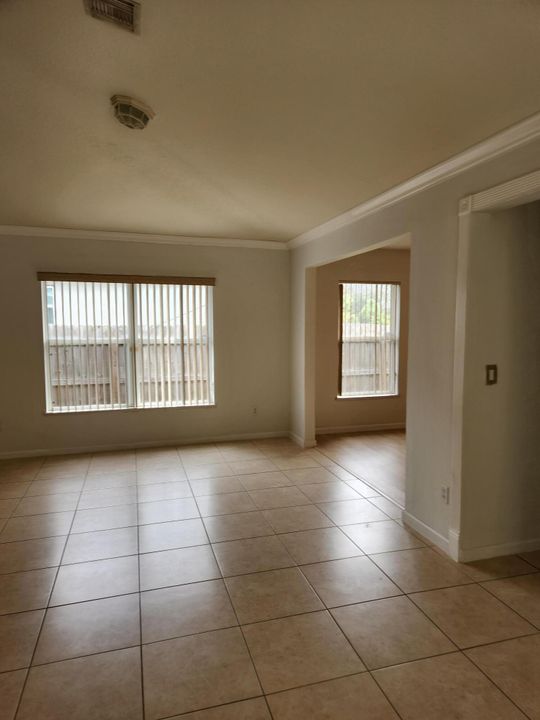 Active With Contract: $2,600 (3 beds, 2 baths, 2310 Square Feet)