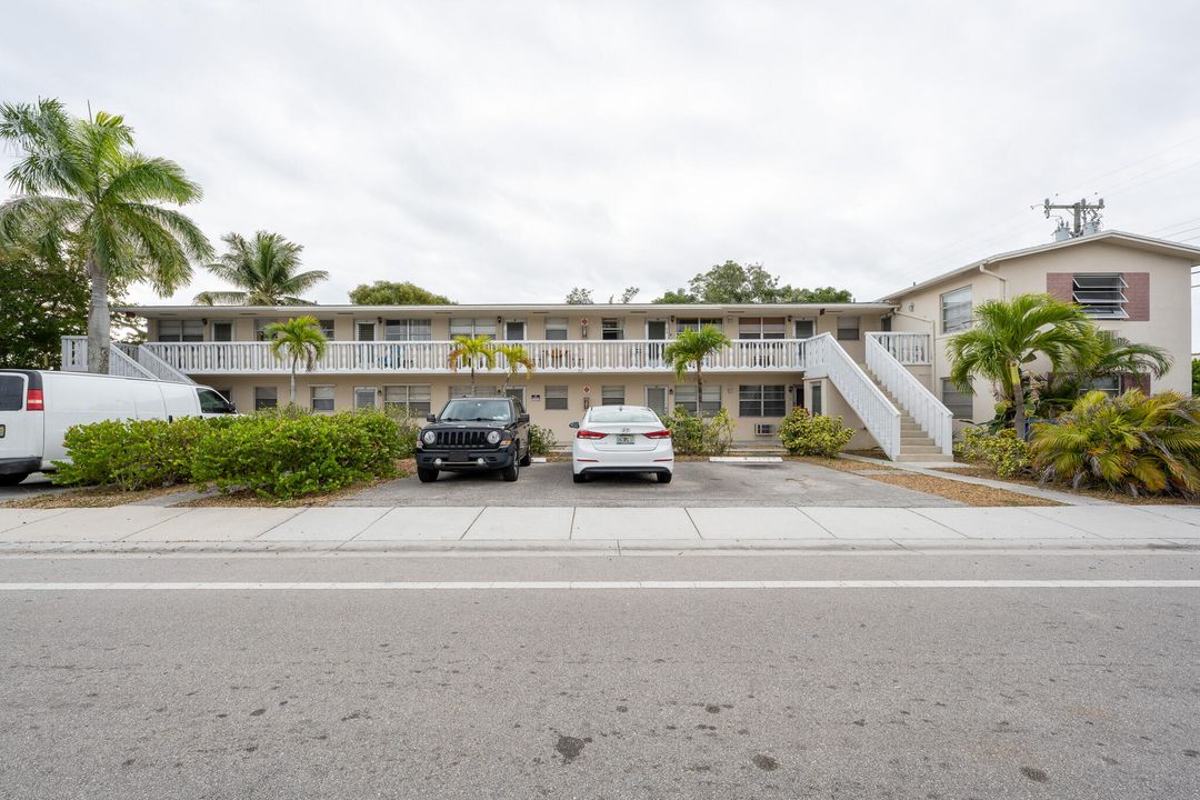 Active With Contract: $125,000 (1 beds, 1 baths, 460 Square Feet)