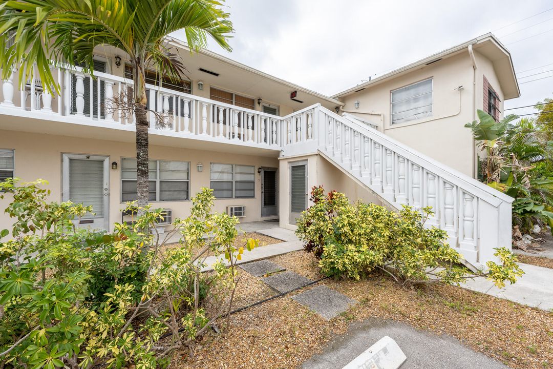 Active With Contract: $125,000 (1 beds, 1 baths, 460 Square Feet)