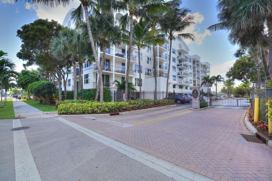 Recently Sold: $775,000 (2 beds, 2 baths, 1610 Square Feet)