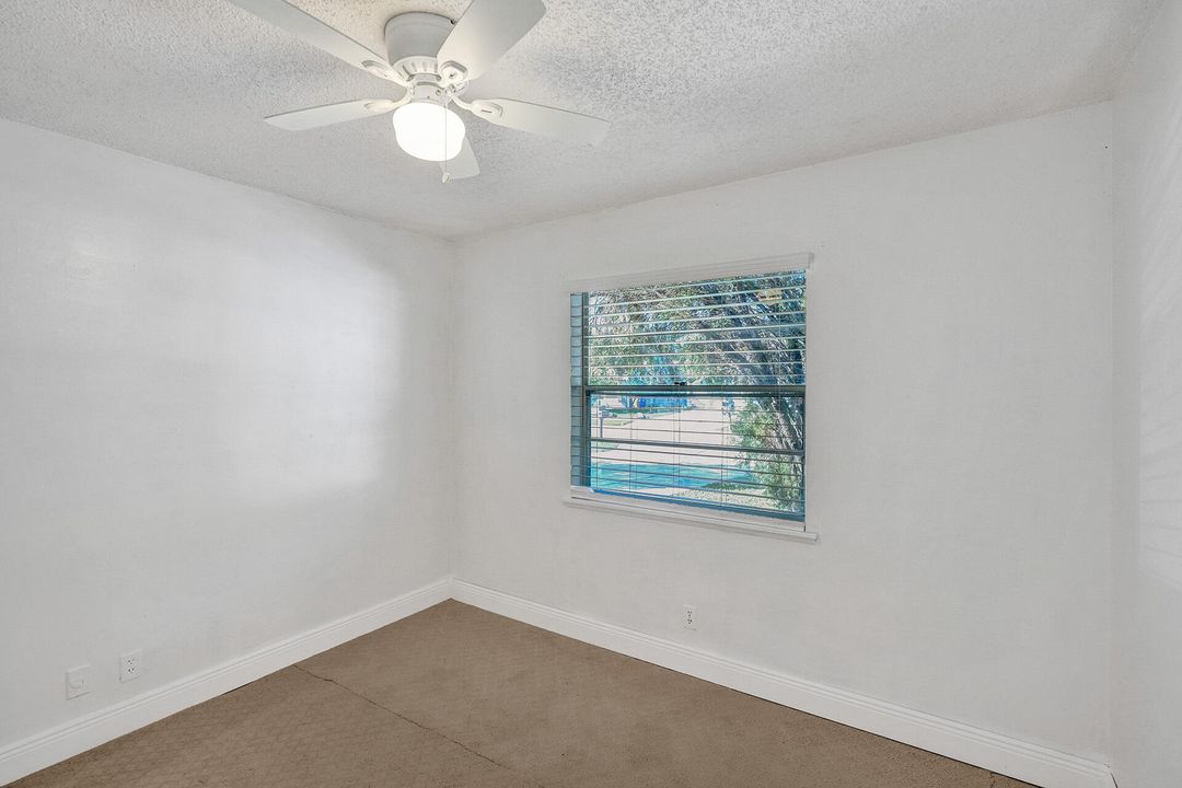 Active With Contract: $2,000 (2 beds, 2 baths, 994 Square Feet)