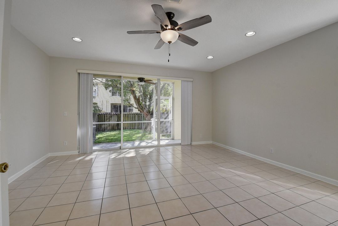 Active With Contract: $2,700 (2 beds, 2 baths, 1502 Square Feet)