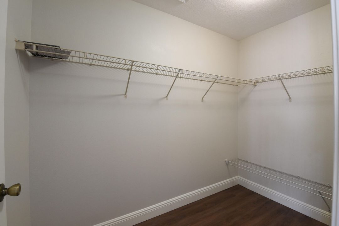 Active With Contract: $2,700 (2 beds, 2 baths, 1502 Square Feet)