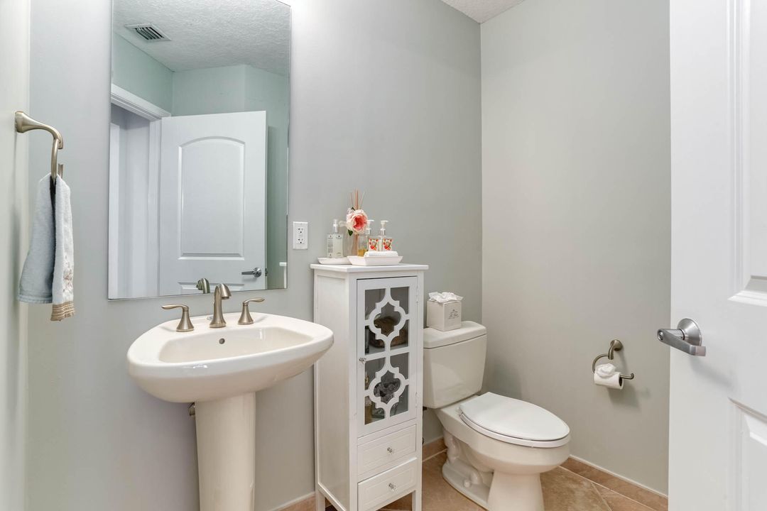 Recently Sold: $899,000 (2 beds, 2 baths, 1533 Square Feet)