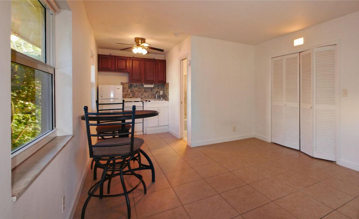 Active With Contract: $1,300 (0 beds, 1 baths, 300 Square Feet)