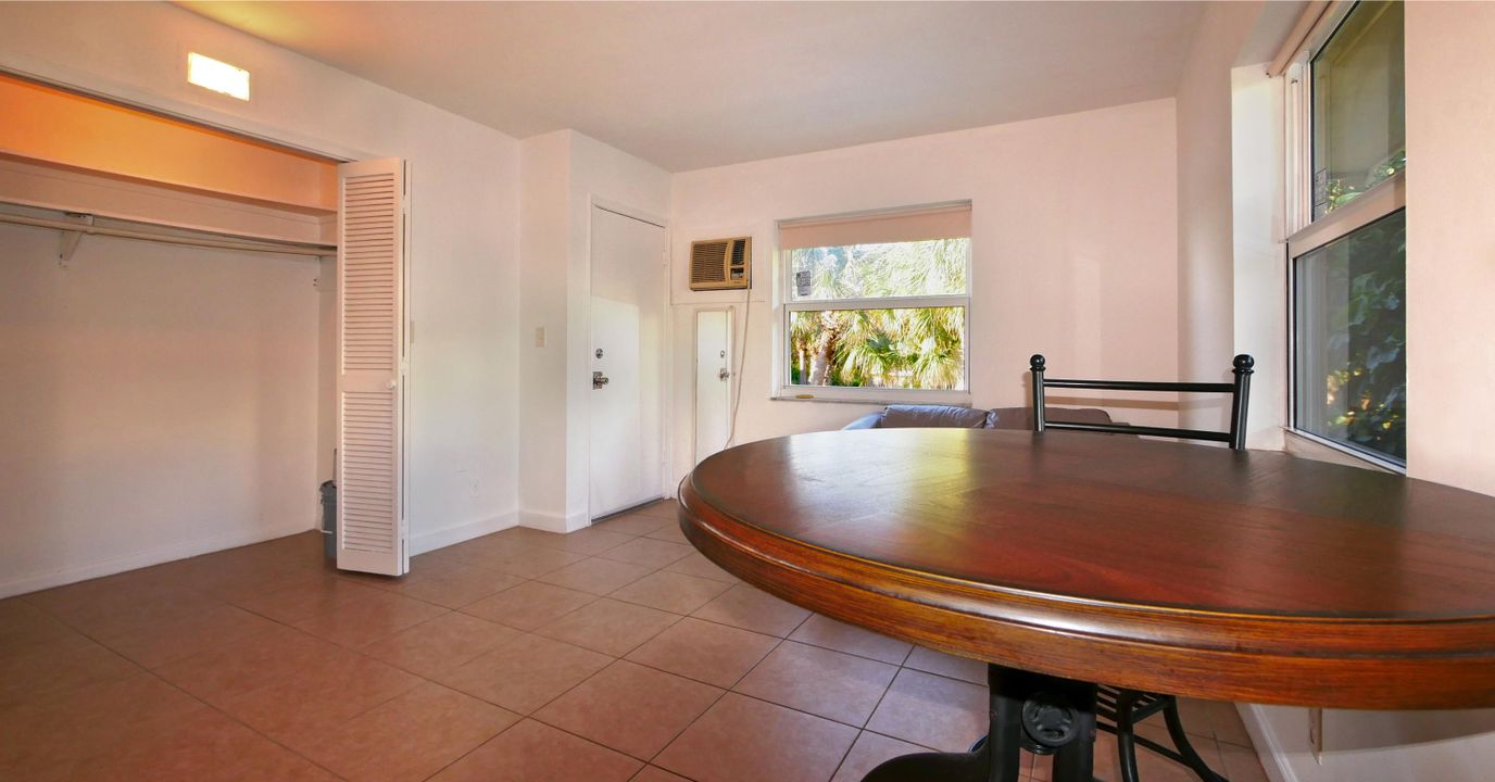 Active With Contract: $1,300 (0 beds, 1 baths, 300 Square Feet)