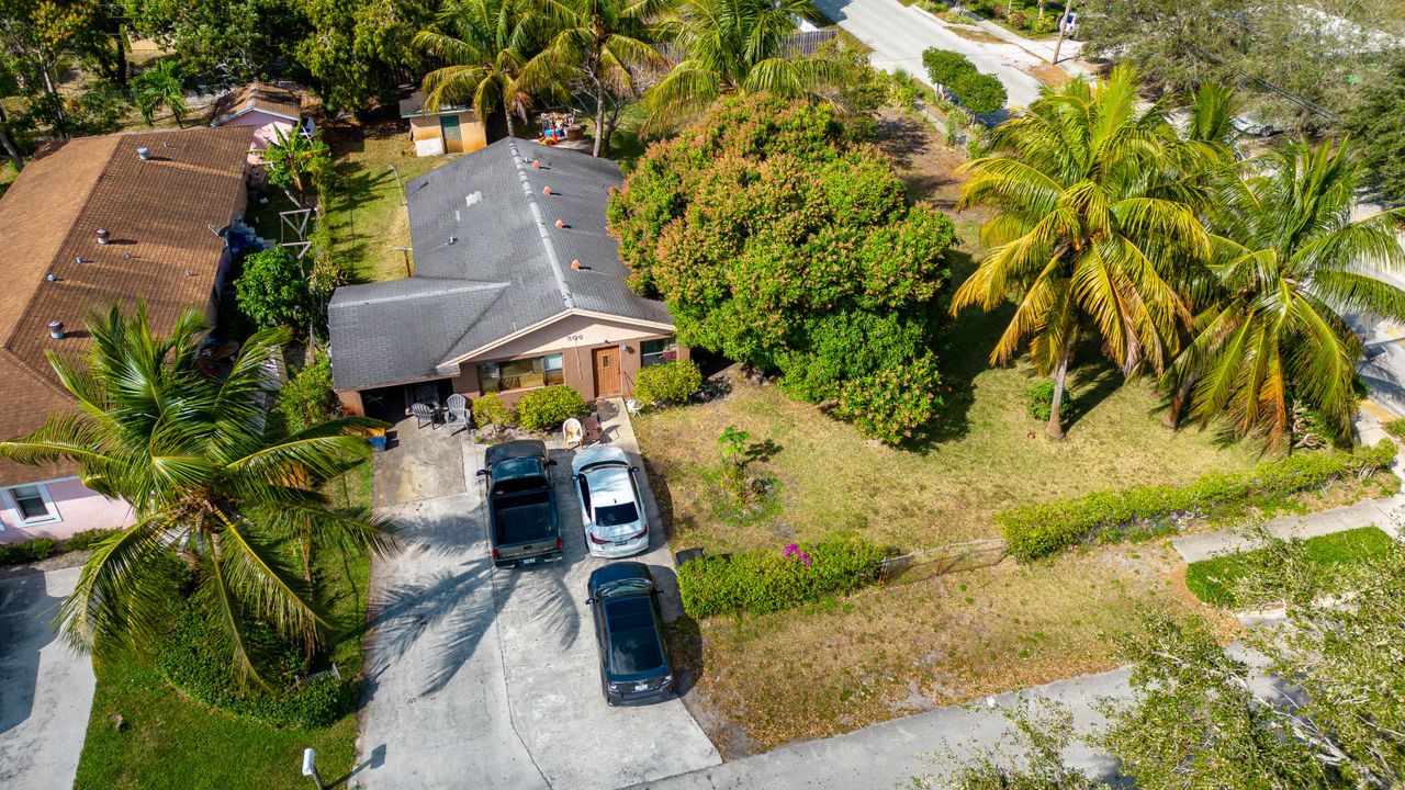 Active With Contract: $220,000 (5 beds, 2 baths, 1274 Square Feet)