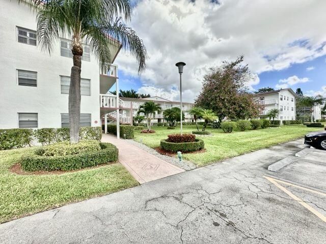 Recently Sold: $130,000 (1 beds, 1 baths, 715 Square Feet)