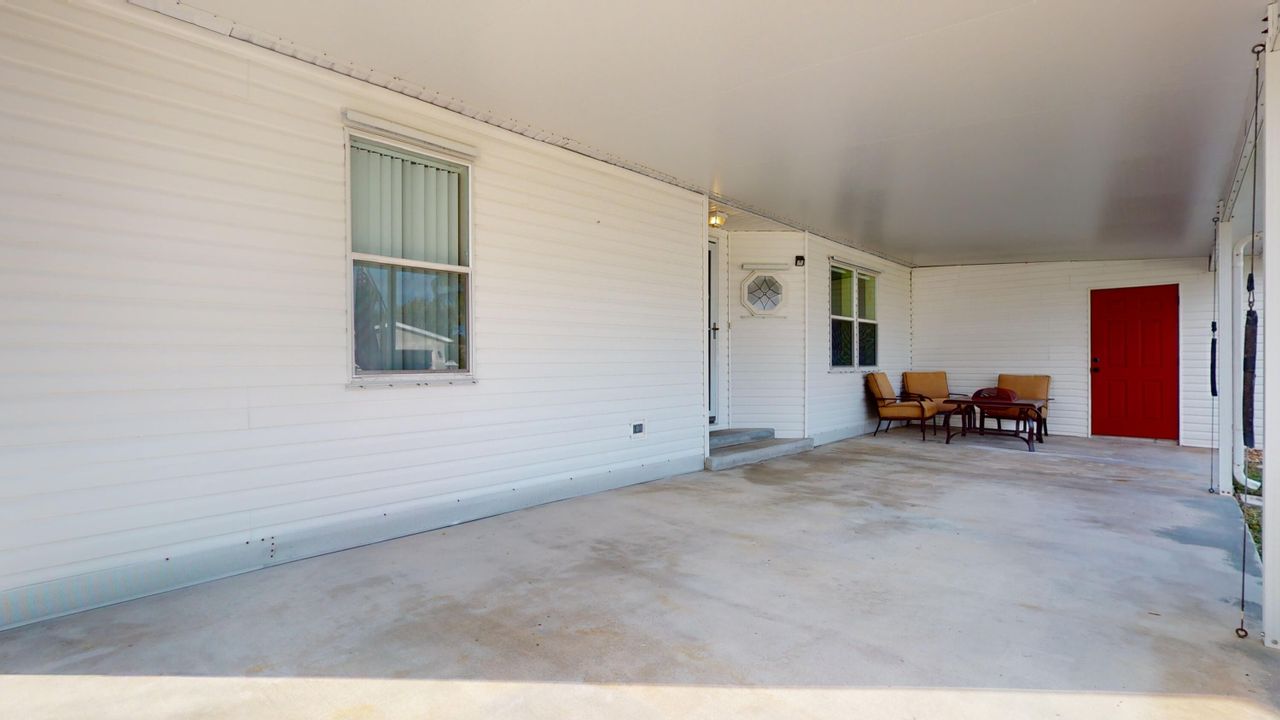 Active With Contract: $149,000 (2 beds, 2 baths, 1580 Square Feet)