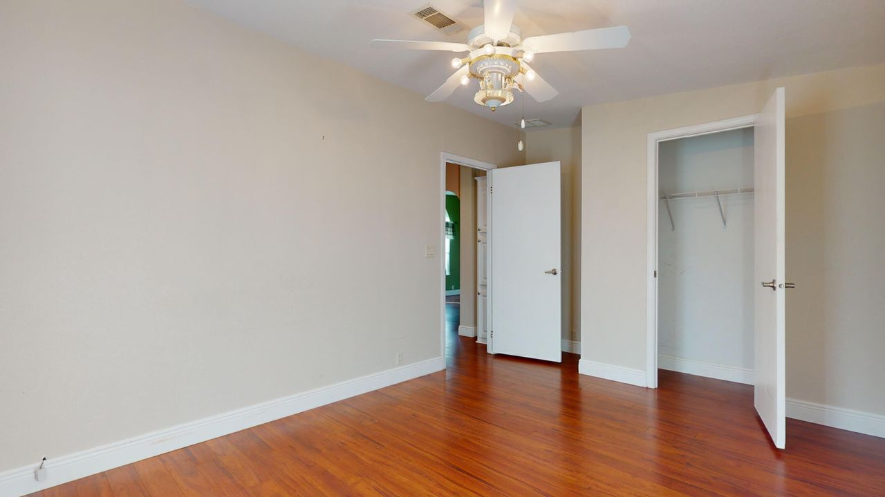 Active With Contract: $149,000 (2 beds, 2 baths, 1580 Square Feet)