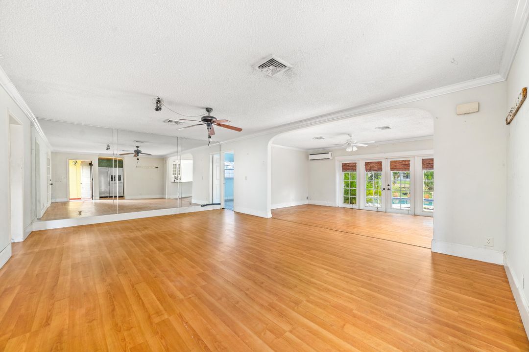 Recently Sold: $459,900 (3 beds, 2 baths, 1931 Square Feet)