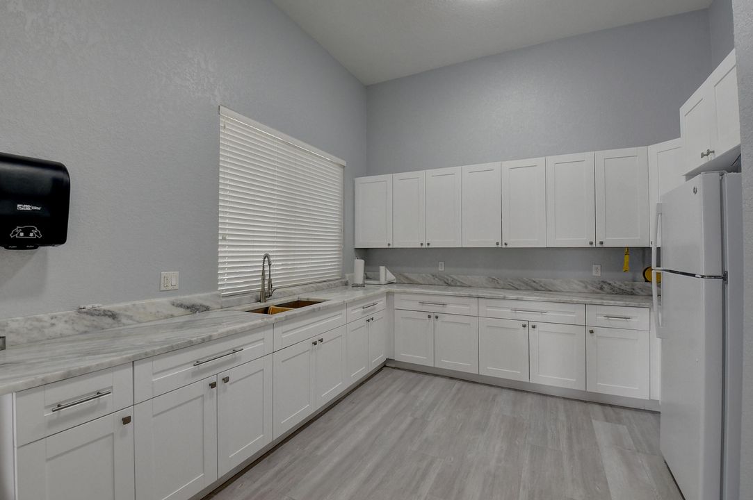 Active With Contract: $499,000 (3 beds, 2 baths, 2202 Square Feet)