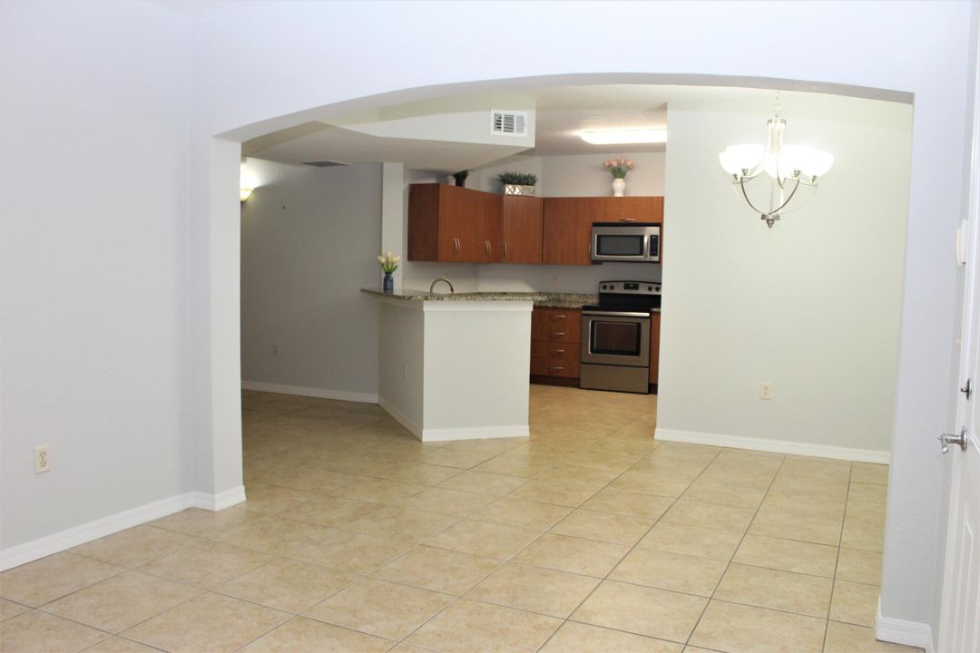 Active With Contract: $2,300 (3 beds, 2 baths, 1467 Square Feet)