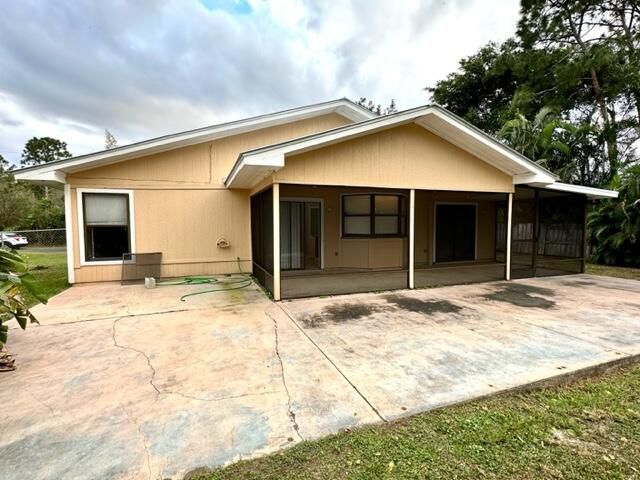 Active With Contract: $279,995 (3 beds, 2 baths, 1088 Square Feet)