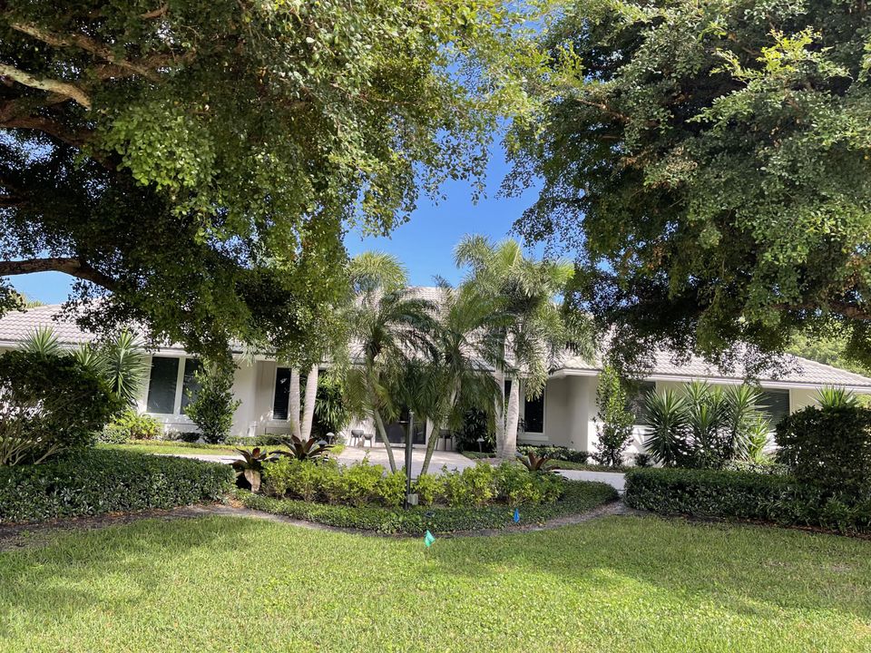 Recently Sold: $2,670,000 (4 beds, 3 baths, 3479 Square Feet)