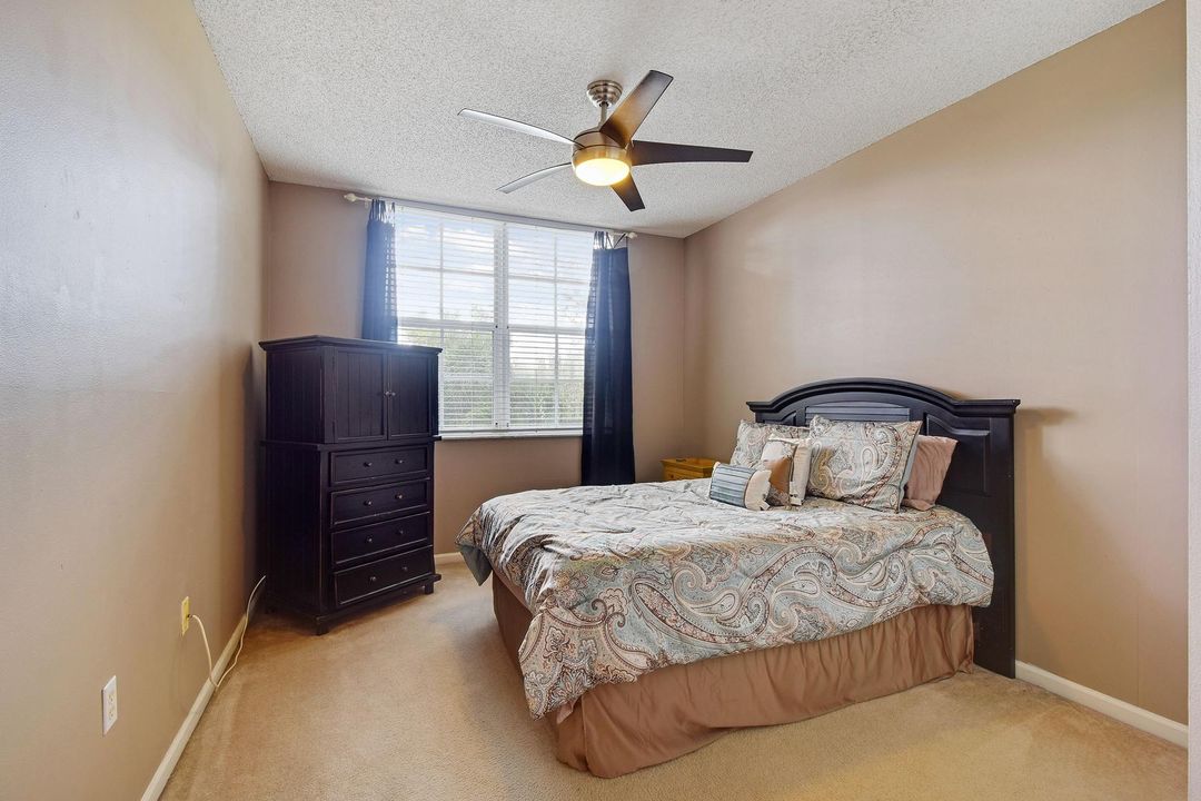 Active With Contract: $2,950 (3 beds, 2 baths, 1492 Square Feet)