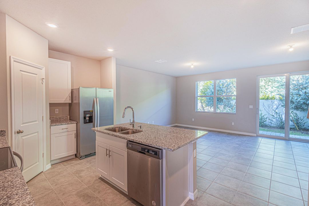 Active With Contract: $3,000 (3 beds, 2 baths, 1485 Square Feet)