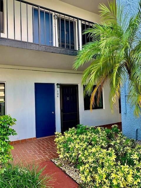 Recently Sold: $139,900 (1 beds, 1 baths, 725 Square Feet)