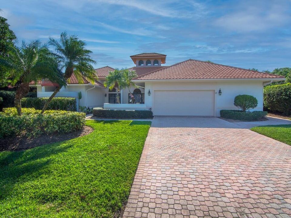 Recently Sold: $989,900 (3 beds, 3 baths, 3051 Square Feet)