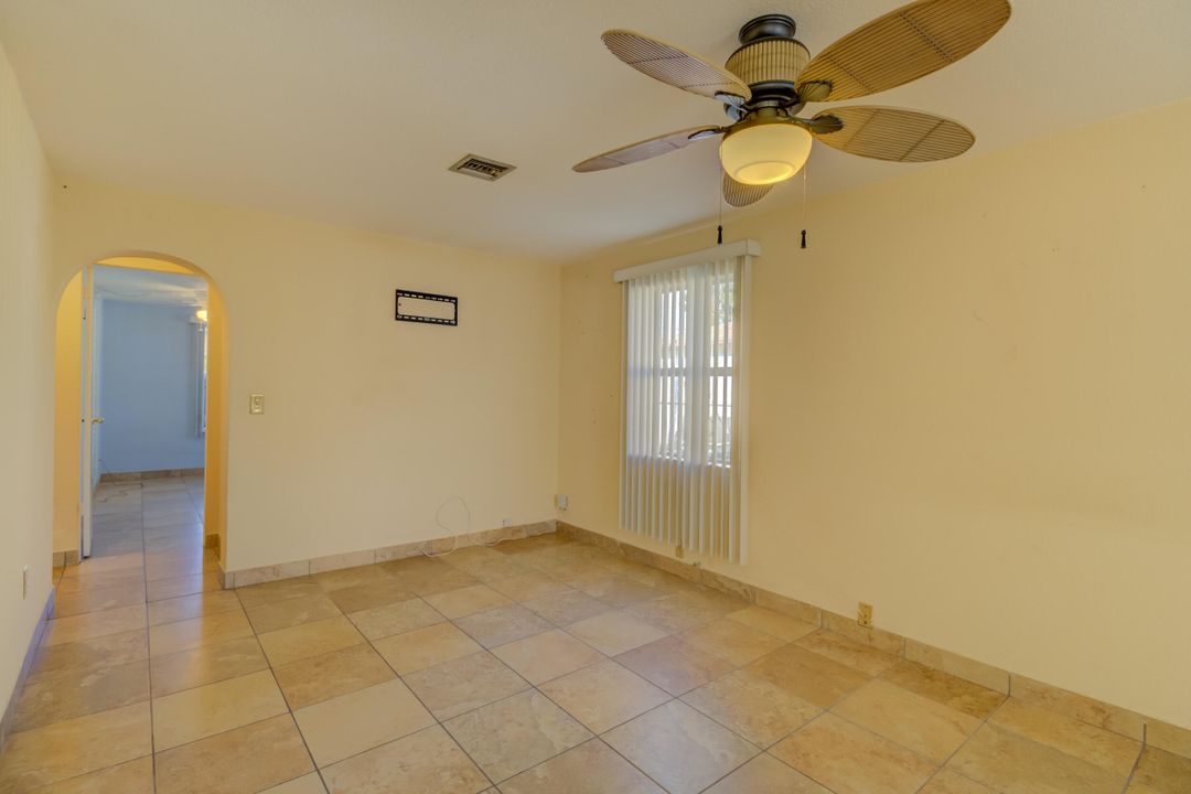Active With Contract: $289,900 (2 beds, 1 baths, 1131 Square Feet)