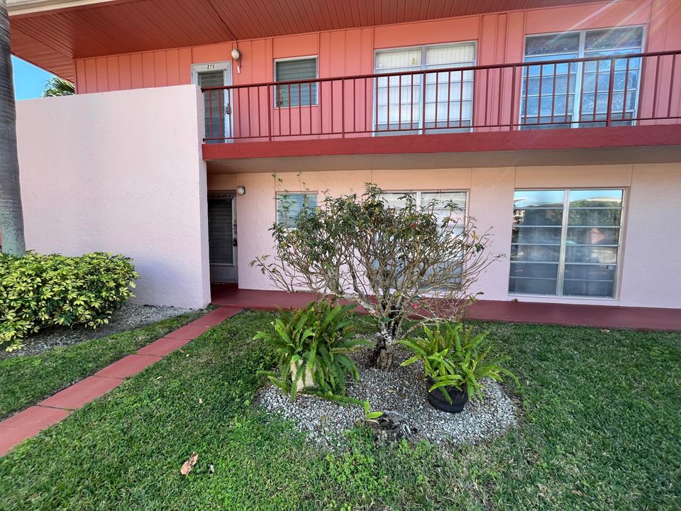 Recently Sold: $115,000 (1 beds, 1 baths, 888 Square Feet)