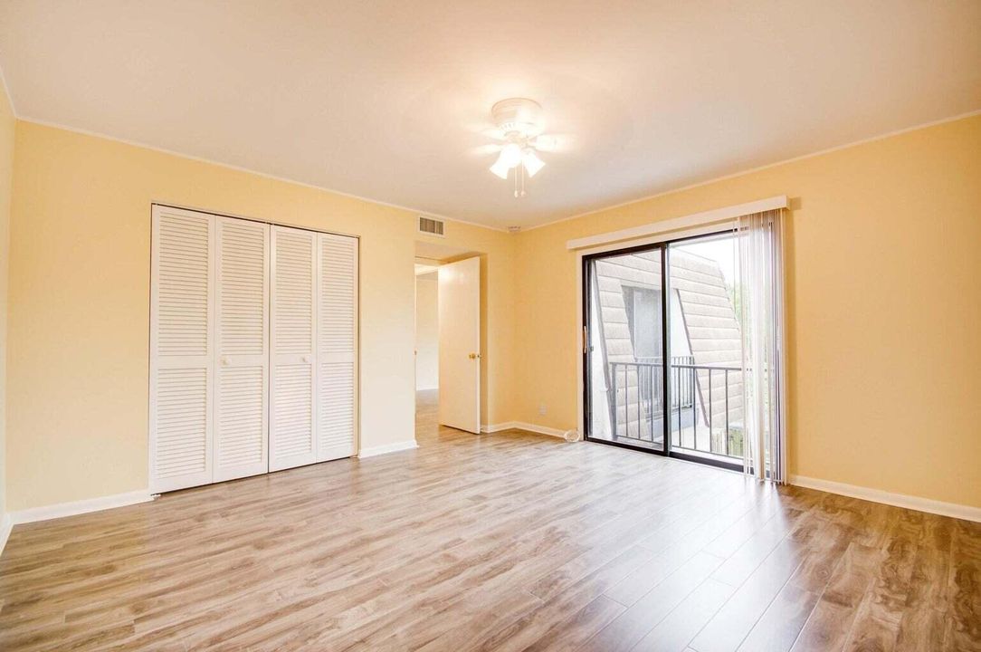 For Sale: $359,900 (2 beds, 2 baths, 1344 Square Feet)