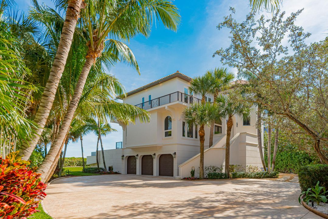 Recently Sold: $12,800,000 (8 beds, 6 baths, 7525 Square Feet)