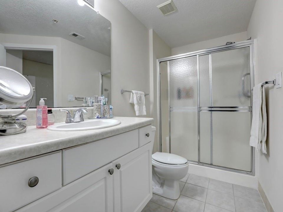 For Sale: $249,900 (2 beds, 2 baths, 1070 Square Feet)