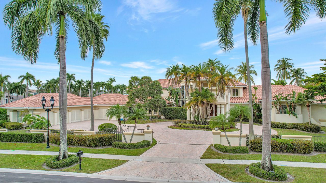 Recently Sold: $6,500,000 (8 beds, 8 baths, 7419 Square Feet)